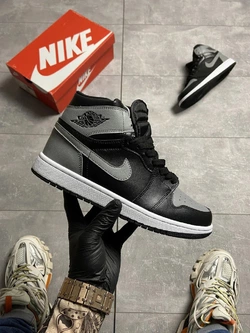 Кроссовки Nike Air Jordan черно-серые высокие