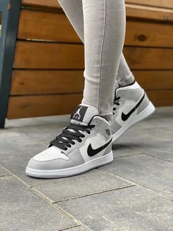 Кроссовки Nike Air Jordan с мехом высокие серые с белым